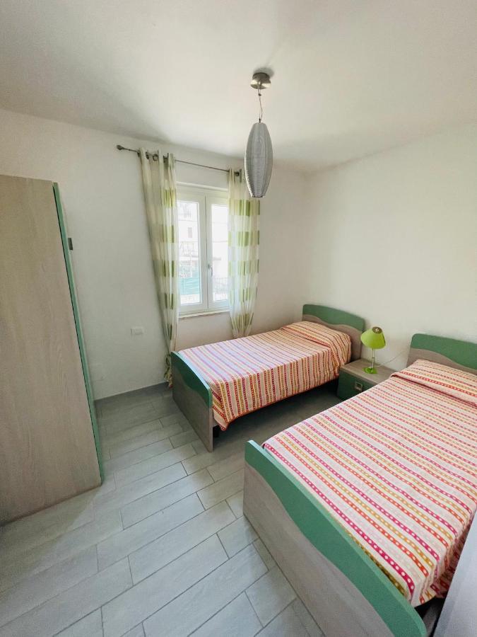 La Casa Di Nonna Attilia Apartment Fondi Bagian luar foto